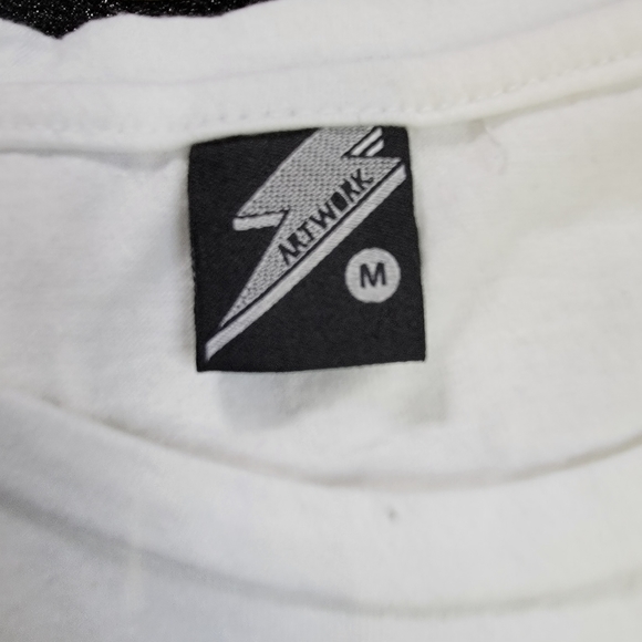 Artwork Graphic Tee - Picture 4 of 4